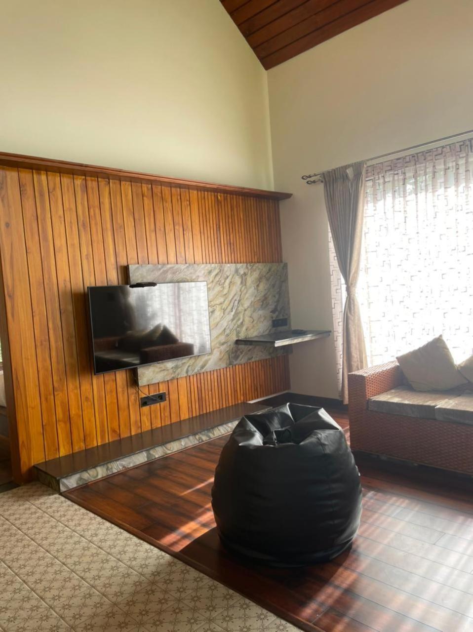 Biranji Aqua Retreat Hotel Chikmagalur Ngoại thất bức ảnh